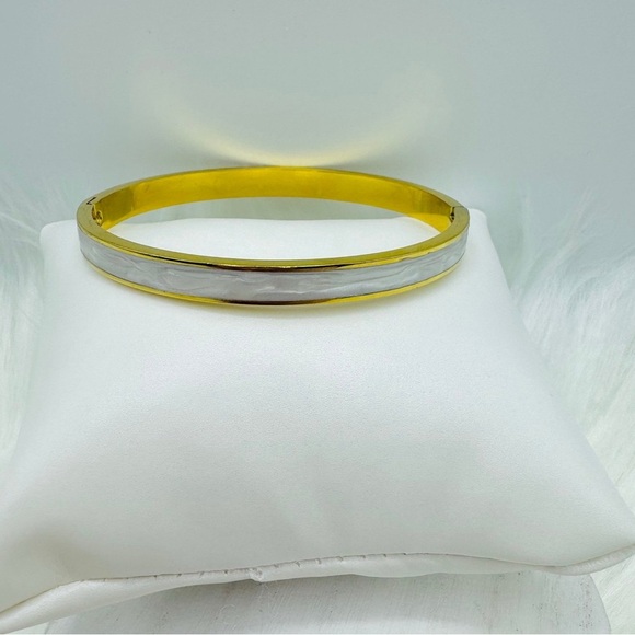 The Trio Jewelry Bundle - Ivory Coast White & Gold - Picture 5 of 7